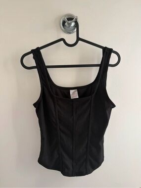 Boundaries Women's cropped tank Tops Size S